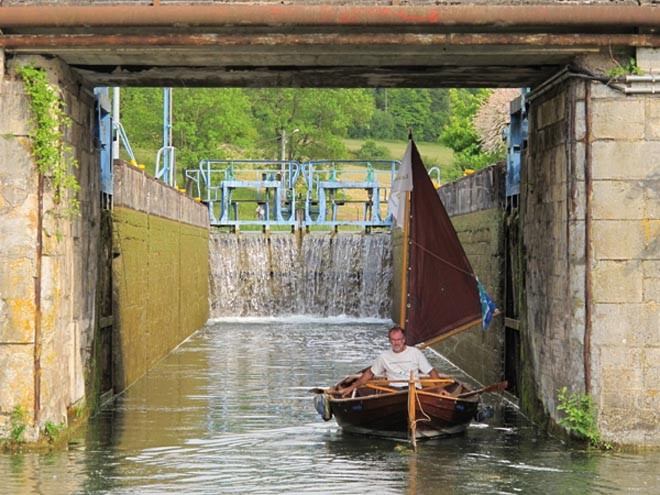 Giacomo exiting a lock - it took practice to actually sail out ©  SW